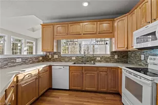 3103 Meadowland Terrace, Greensboro, NC 27406 - Photo 8