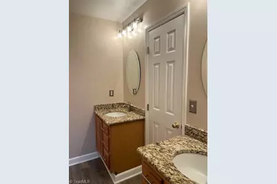 129 Walnut Avenue, Yadkinville, NC 27055 - Photo 10