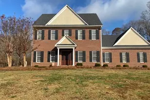 129 Walnut Ave, Yadkinville, NC 27055 - Photo 2