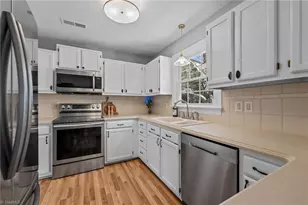 5604 Cedar Bluff Ct, Greensboro, NC 27407 - Photo 4