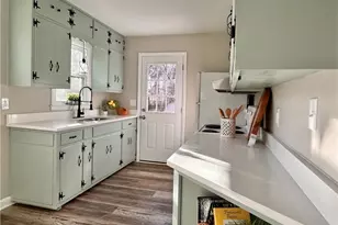 5026 Harvey Rd, Jamestown, NC 27282 - Photo 4