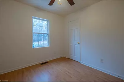 4647 Ogburn Avenue, Winston-Salem, NC 27105 - Photo 16