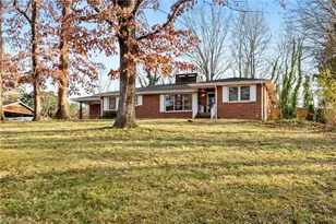 138 Devonway St, Eden, NC 27288 - Photo 1