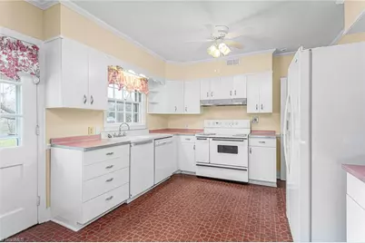 514 Country Club Drive, Burlington, NC 27215 - Photo 22