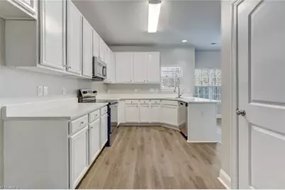 628 Woodlake Park Drive, Kernersville, NC 27284 - Photo 14