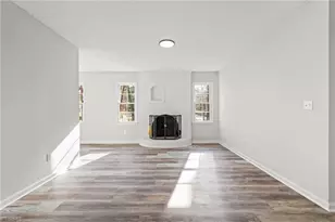 4811 Chaucer Dr, Greensboro, NC 27407 - Photo 10