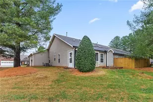 166 Wyndham Ct, High Point, NC 27265 - Photo 32