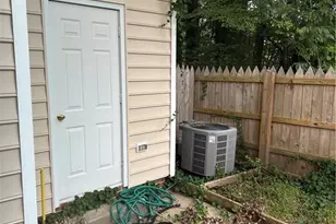 917 Shelby Dr, Greensboro, NC 27409 - Photo 18