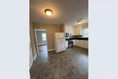 1011 W Wendover Avenue, Greensboro, NC 27408 - Photo 4