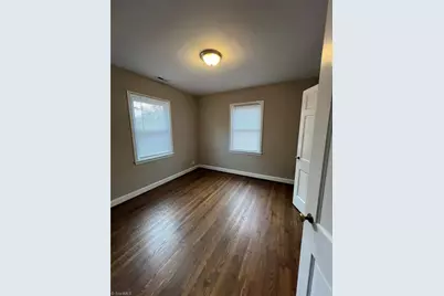 1011 W Wendover Avenue, Greensboro, NC 27408 - Photo 12