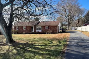 110 Renola Dr, Archdale, NC 27263 - Photo 2