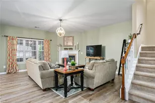 2919 Victoria Falls Dr, Burlington, NC 27215 - Photo 8