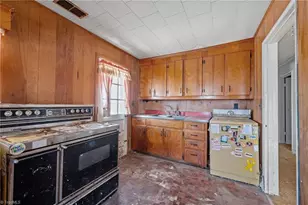 1307 Fairview St, Greensboro, NC 27405 - Photo 12