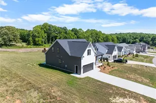 377 Lenalan Dr, Lexington, NC 27295 - Photo 2