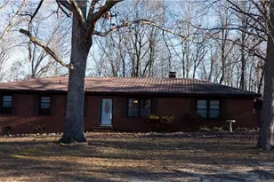 3622 Lower Lake Rd, Thomasville, NC 27360 - Photo 2