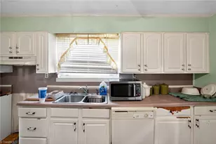 3228 Yanceyville St, Greensboro, NC 27405 - Photo 14