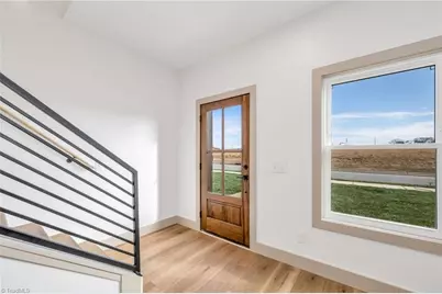 2117 24th Street Lane SE, Hickory, NC 28602 - Photo 4