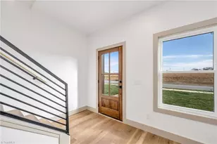 2115 24th St Ln SE, Hickory, NC 28602 - Photo 4