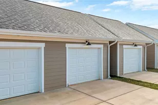 2115 24th St Ln SE, Hickory, NC 28602 - Photo 2