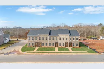 2111 24th Street Lane SE, Hickory, NC 28602 - Photo 1