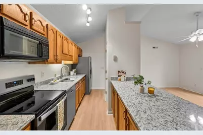 3701 Cotswold Terrace #7J, Greensboro, NC 27410 - Photo 8