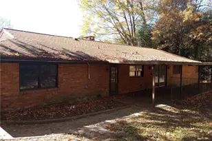 708 Rockspring Rd, High Point, NC 27262 - Photo 4