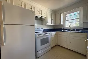 324 Thomas St, North Wilkesboro, NC 28659 - Photo 6