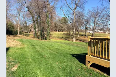 16 W Colonial Drive, Thomasville, NC 27360 - Photo 4