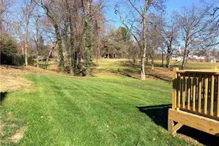 16 W Colonial Dr, Thomasville, NC 27360 - Photo 4