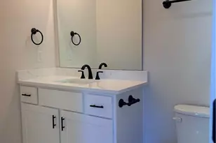 16 W Colonial Dr, Thomasville, NC 27360 - Photo 12