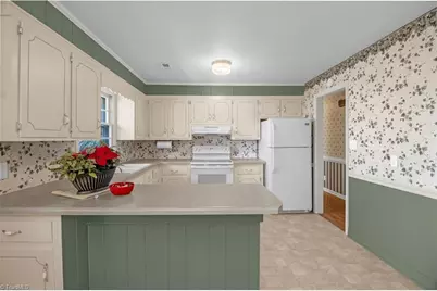 2521 N Berry Street, Germanton, NC 27019 - Photo 10