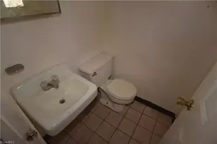 655 Amanda Pl, Winston-Salem, NC 27101 - Photo 10