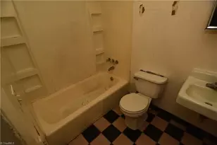 655 Amanda Pl, Winston-Salem, NC 27101 - Photo 8