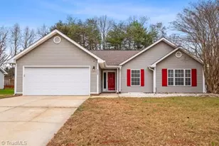 6892 Ironwood Cir, Greensboro, NC 27410 - Photo 2