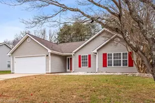 6892 Ironwood Cir, Greensboro, NC 27410 - Photo 4