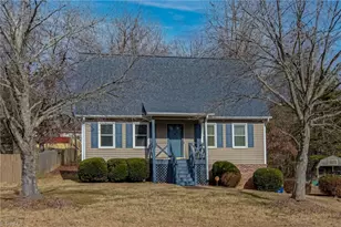 2945 Poinsetta Dr, Winston-Salem, NC 27107 - Photo 2