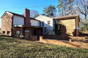 110 Walden Ln, Ararat, NC 27007 - Photo 4