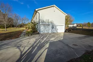 532 Henderson Dr, Clemmons, NC 27012 - Photo 36