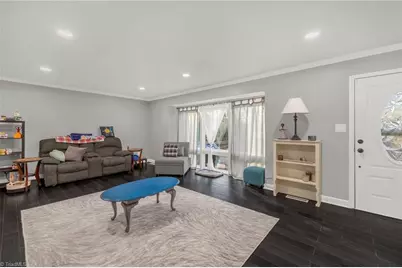 921 Lake Drive W, Thomasville, NC 27360 - Photo 12