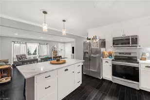 921 Lake Dr W, Thomasville, NC 27360 - Photo 4