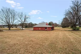 1001 W Clemmonsville Rd, Winston-Salem, NC 27127 - Photo 34