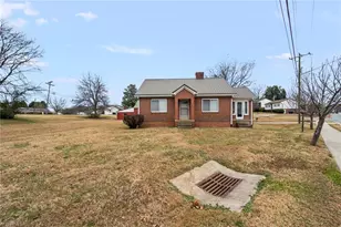 1001 W Clemmonsville Rd, Winston-Salem, NC 27127 - Photo 4