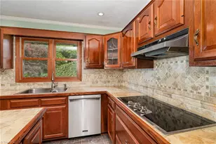 412 Stage Coach Ct, Greensboro, NC 27409 - Photo 10