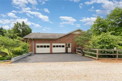 412 Stage Coach Court, Greensboro, NC 27409 - Photo 6