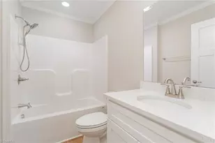 122 Lake St, Elkin, NC 28621 - Photo 10