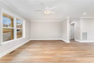 129 Lake St, Elkin, NC 28621 - Photo 8