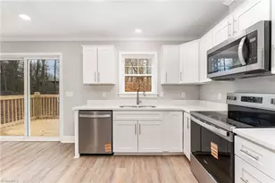 129 Lake St, Elkin, NC 28621 - Photo 6