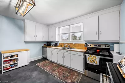 307 W Main Street, Haw River, NC 27258 - Photo 8