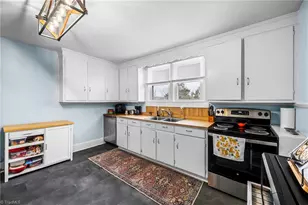 307 W Main St, Haw River, NC 27258 - Photo 8