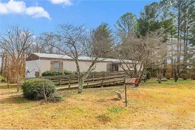 132 Friendly Road, Thomasville, NC 27360 - Photo 2